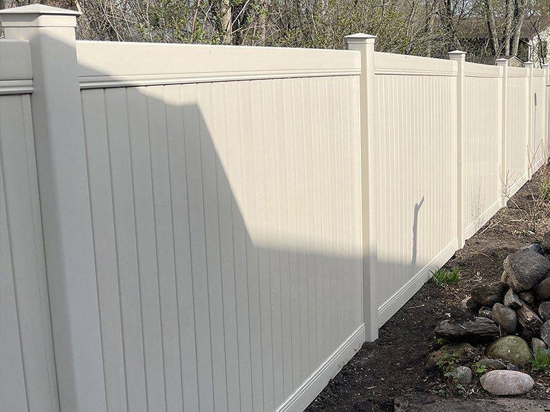 vinyl fence Brooklyn Park Minnesota