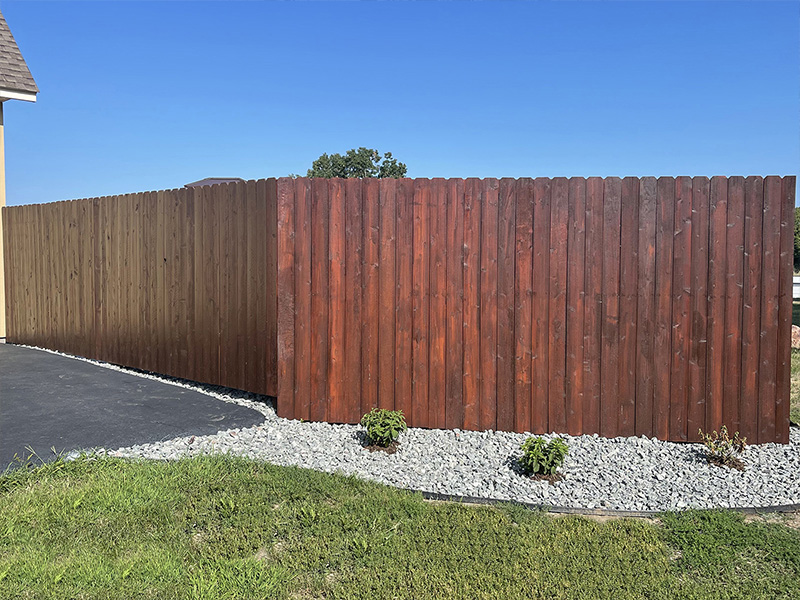 Buffalo MN stockade style wood fence